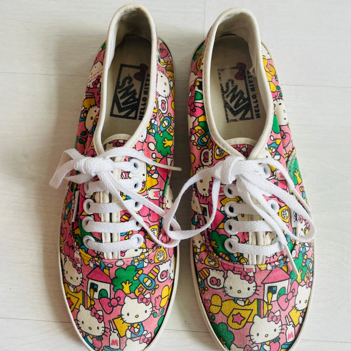 Vans x Hello Kitty sneakers, strl 36 - 1