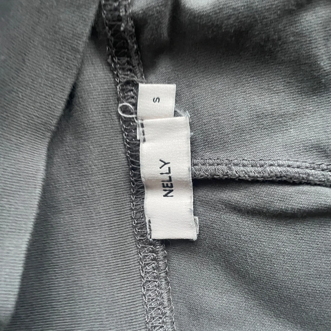 Grå low-waisted yogapants från Nelly - 3