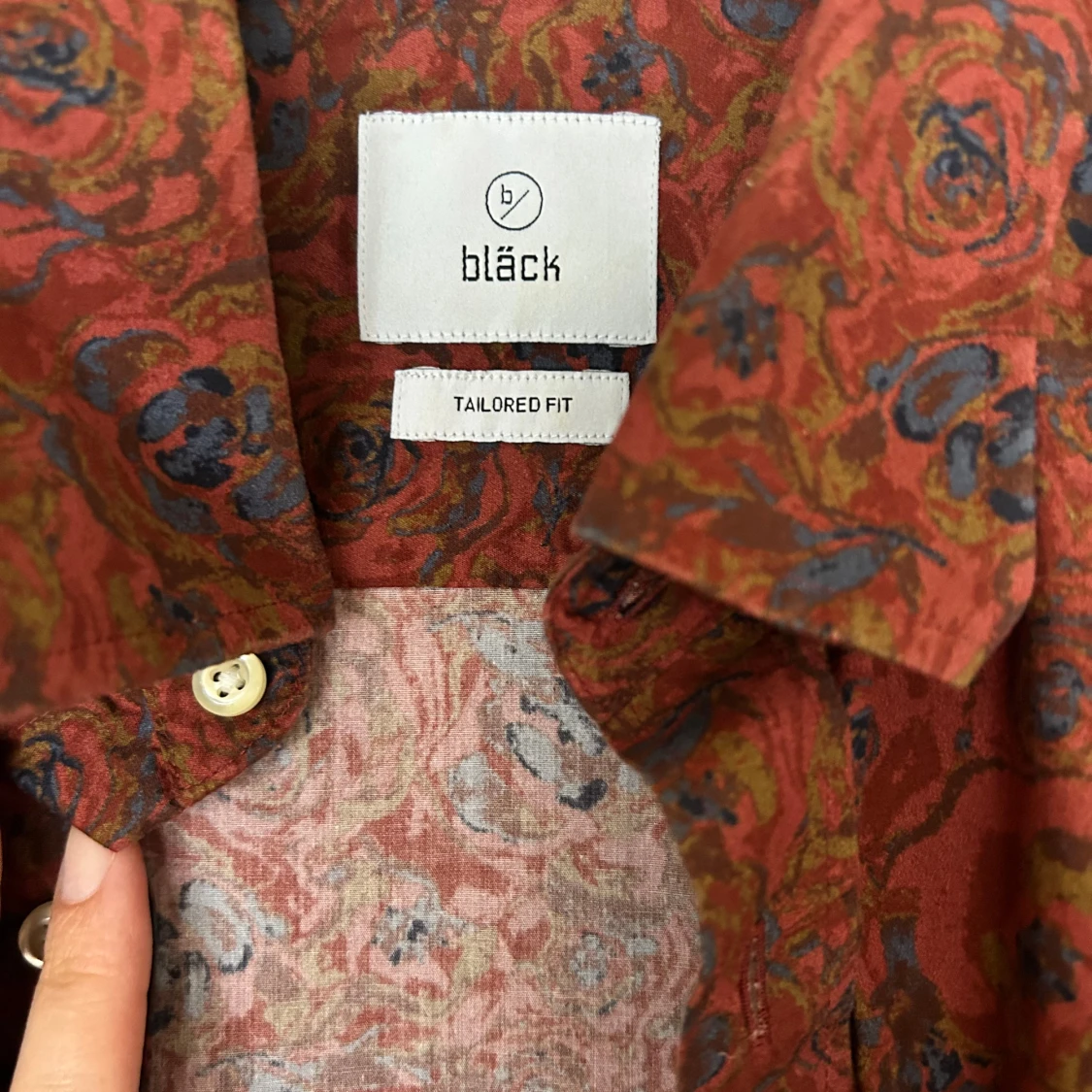 Röd blommig skjorta från Bläck - 1