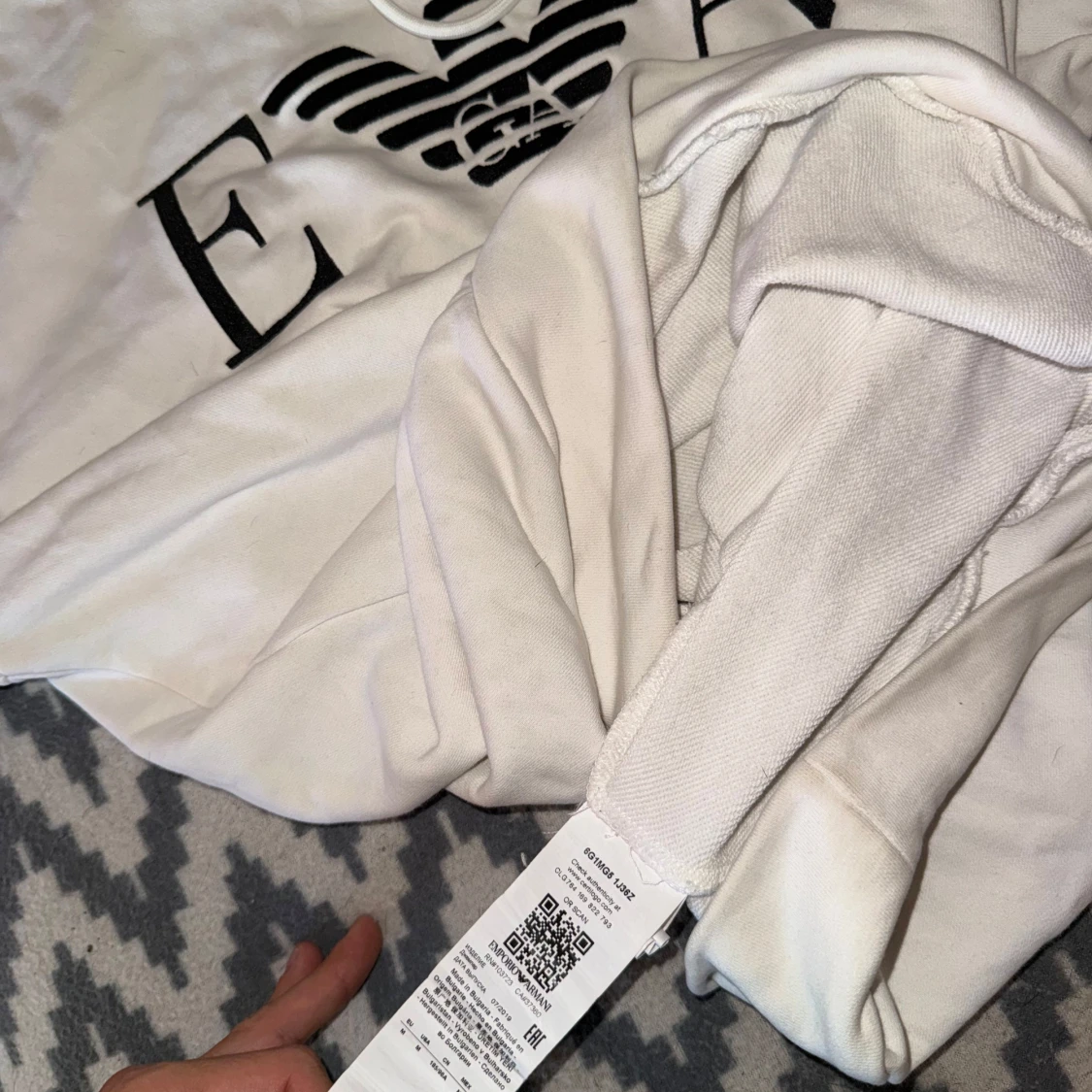 Vit hoodie från Emporio Armani - 1