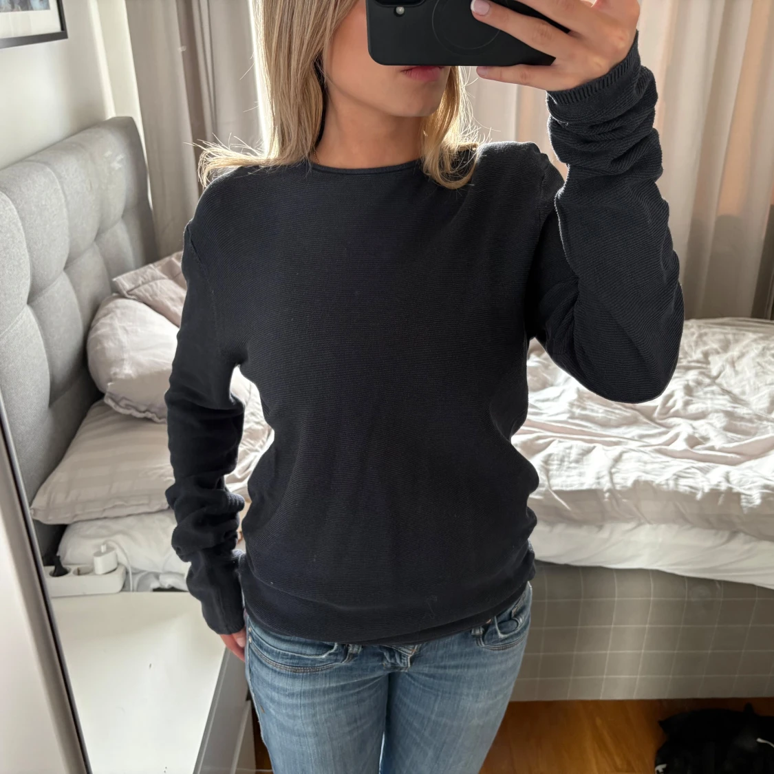 Mörkblå stickad  - 1