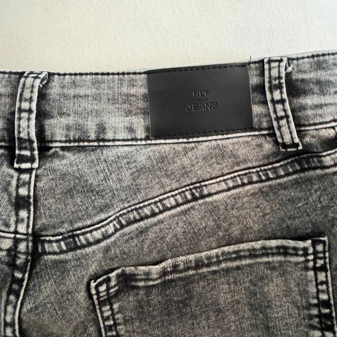 Grå bootcut jeans - Nelly - 3