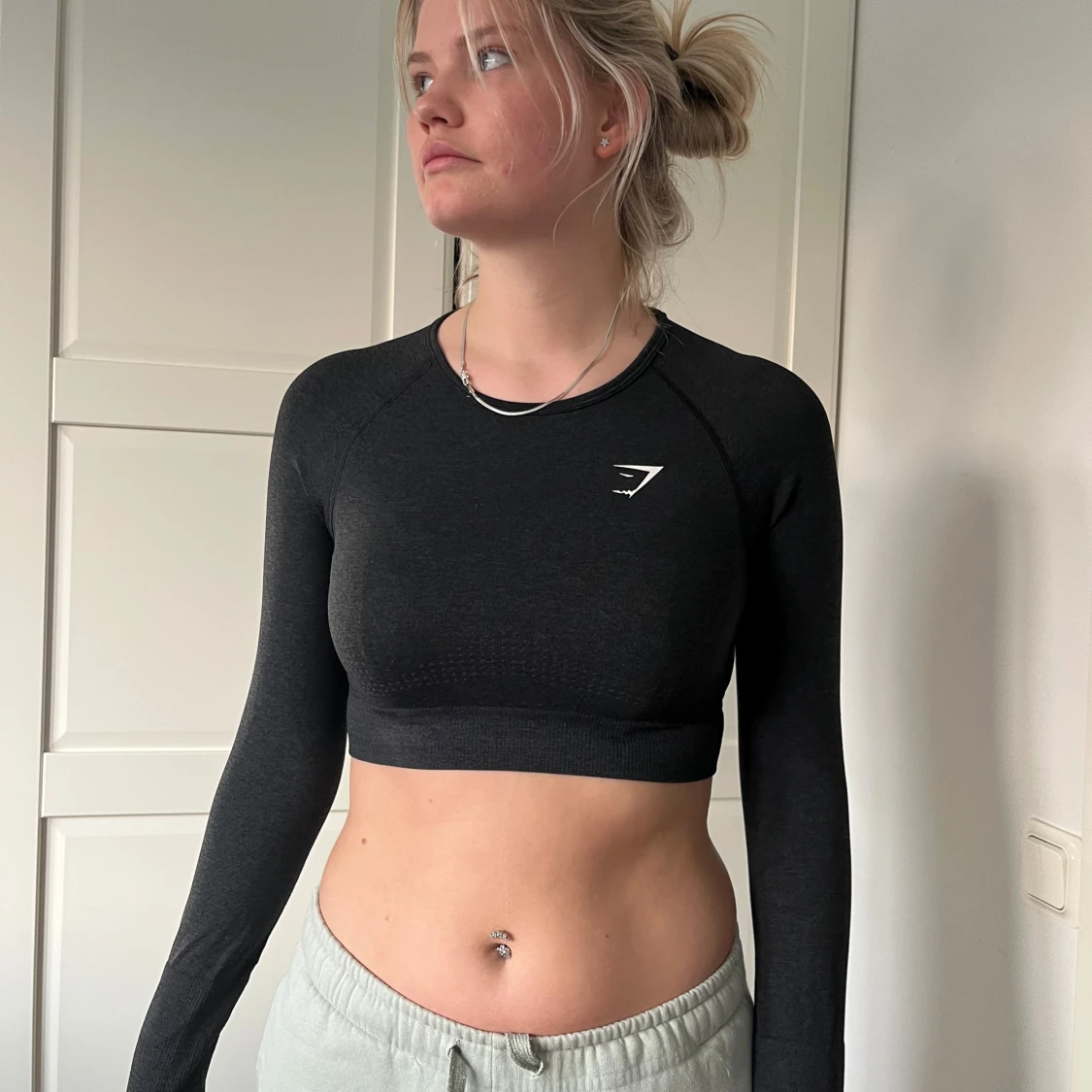 Svart croppad träningströja Gymshark - 1