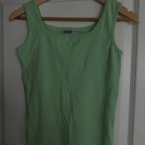 grön topp från Street One - fin ljusgrön topp från Street One i superfint skick 💚oklart vilken storlek, ej tight passform på mig som XS/S, mer tight på M/L 💚