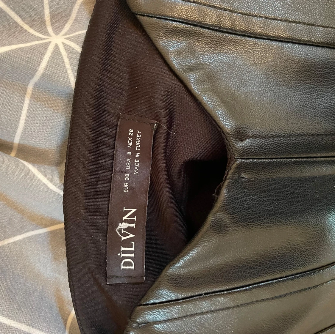 Svart korsett-topp i skinn från Dilvin - 1