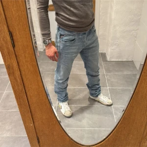 Replay jeans  - Ett par snygga jeans från Replay i storlek W31 L34 i modellen Grover 