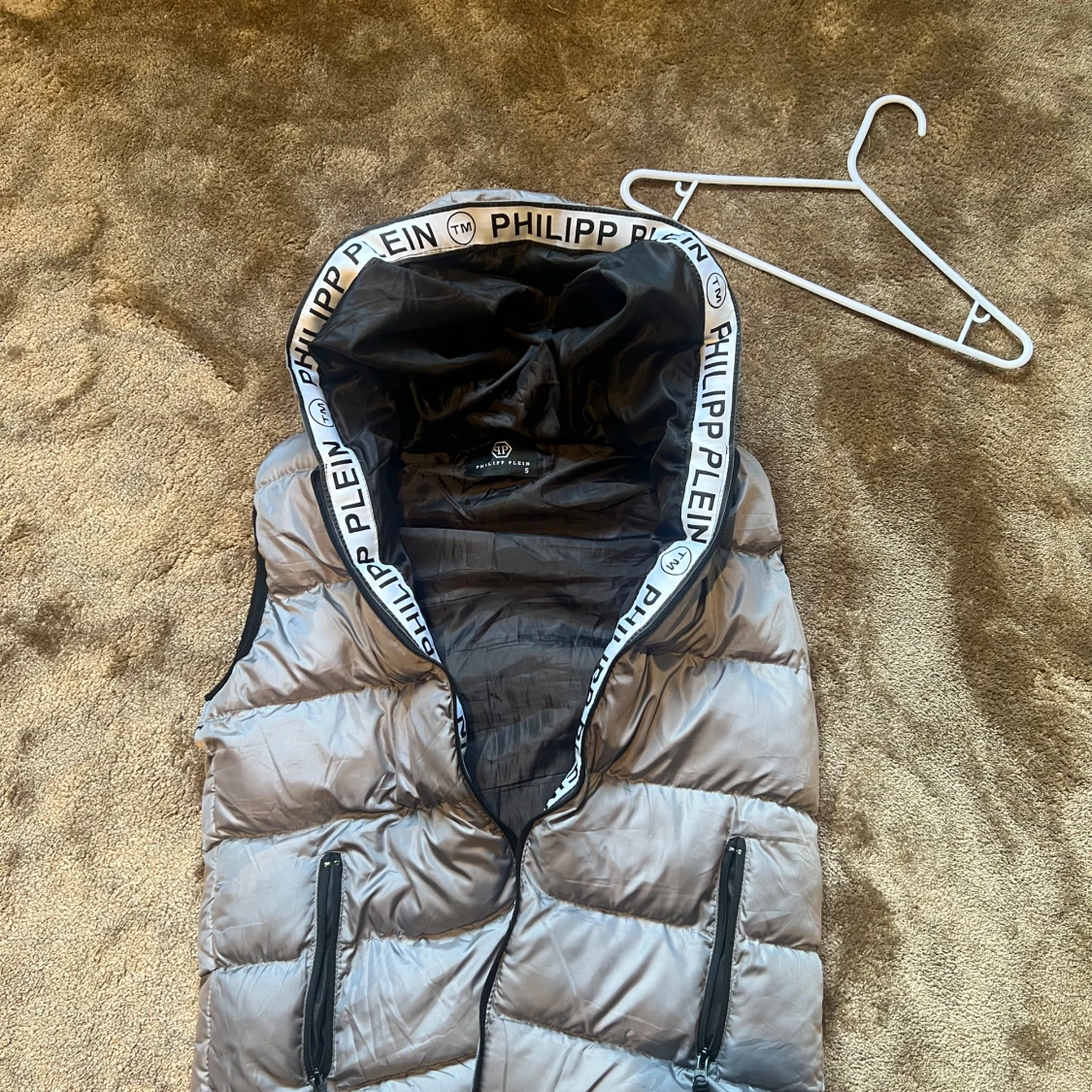 Grå dunväst från Philipp Plein - 1