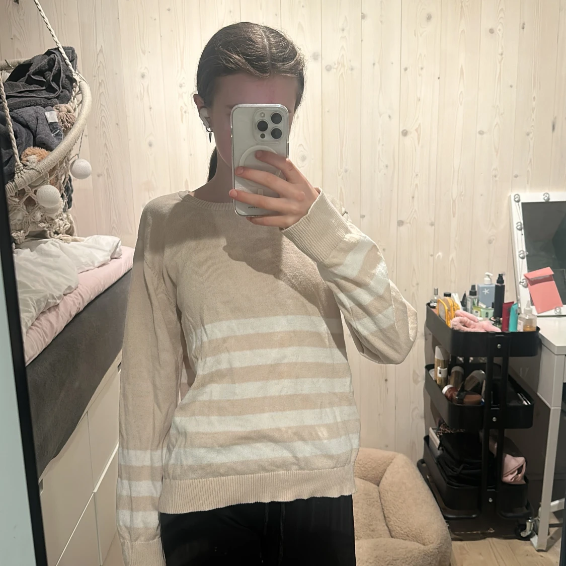 Beige och vit randig tröja från Cubus 