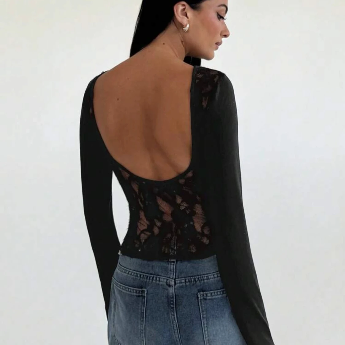Svart topp med spets och öppen rygg - 2