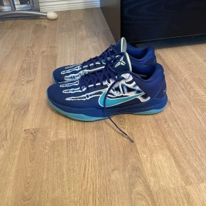 Kobe 5 x rays  - Kobe 5 x rays i storlek 46 ganska använda men ändå i bra skick slitna lite 