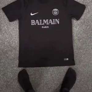 Balmain X Nike psg - Helt ny. S men passar M också.