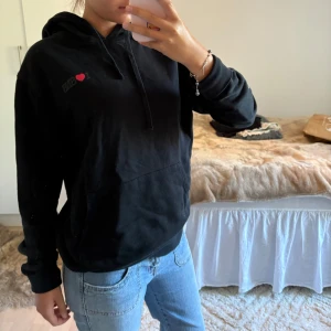 Svart SNS hoodie - Super snygg SNS (Sneakers and stuff) hoodie!!!