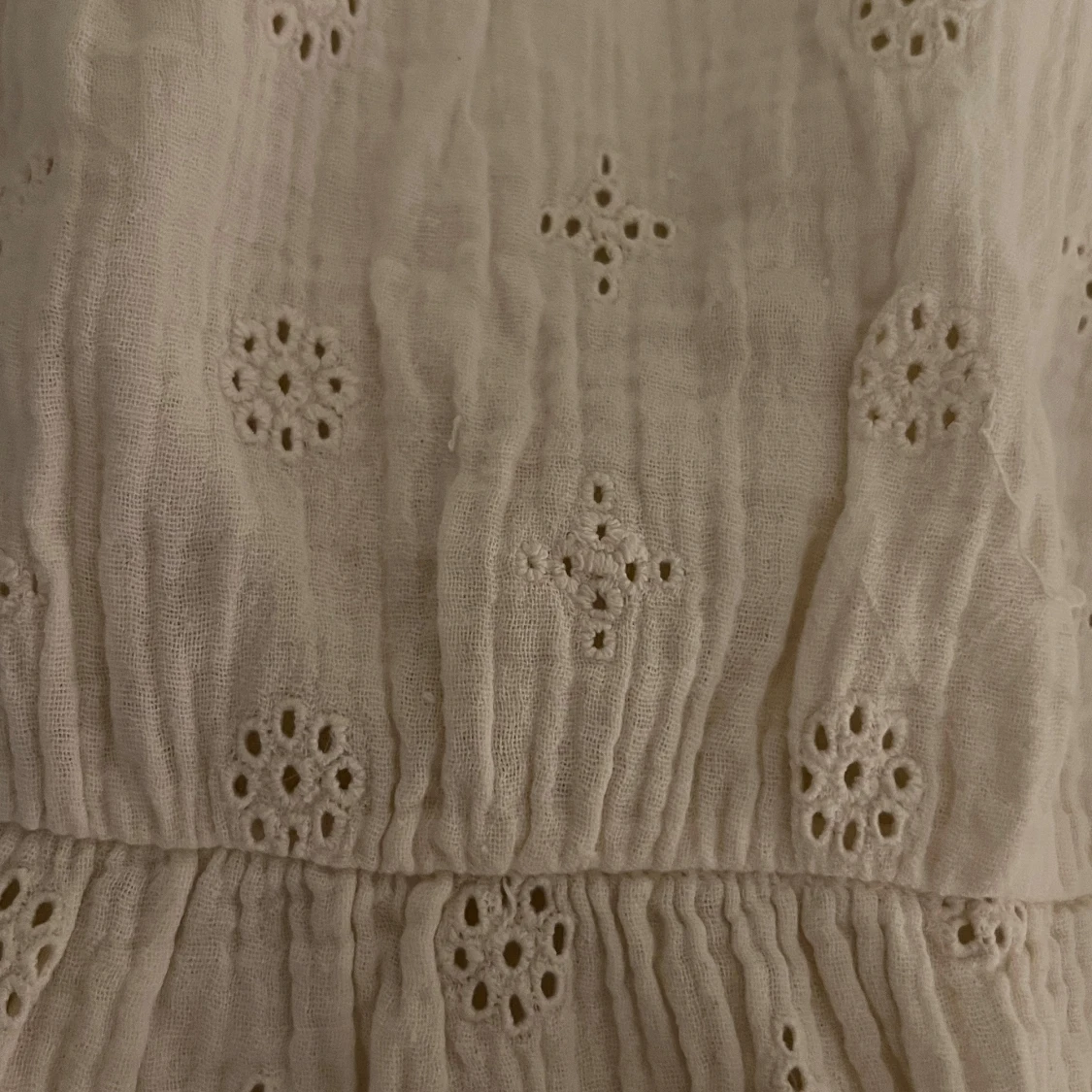 Vit broderad kjol Sofie Schnoor - 1