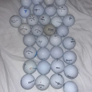 Golfbollar - 33st golfbollar från många olika märken men mest Callaway.