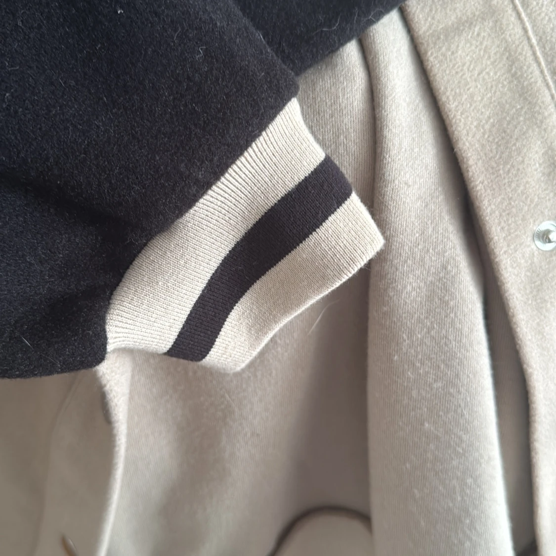 Beige/svart jacka Gina Tricot - 3