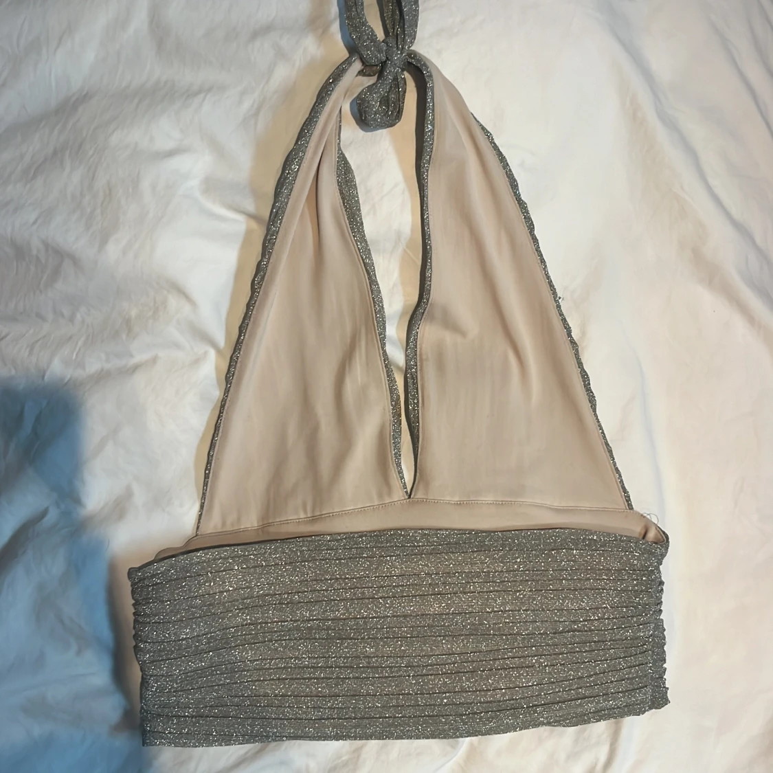 Glittrig guldig halterneck topp - 2