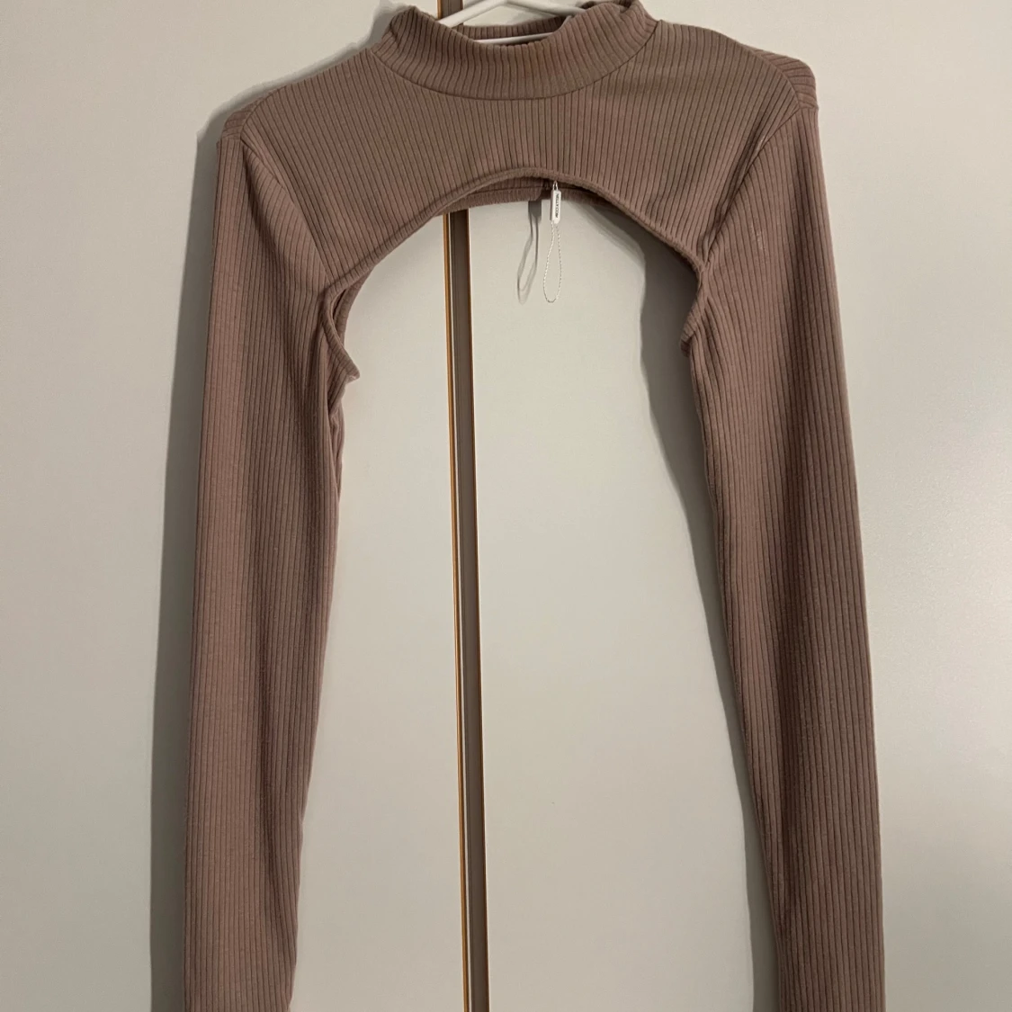 Ribbad brun bolero från NLY Trend