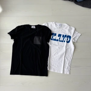 2x dondup tshirts - För små för mig, får knappt på mig dom. Storlek small men sitter som xs. Båda två får du för 400kr. 