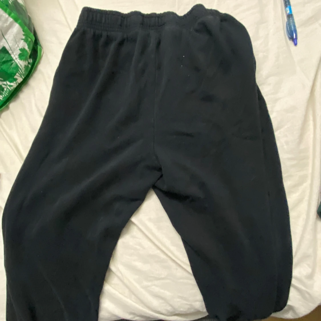 Svarta mjukisbyxor i storlek M - 2