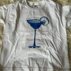 T-shirt - Fin T-shirt med tryck!!