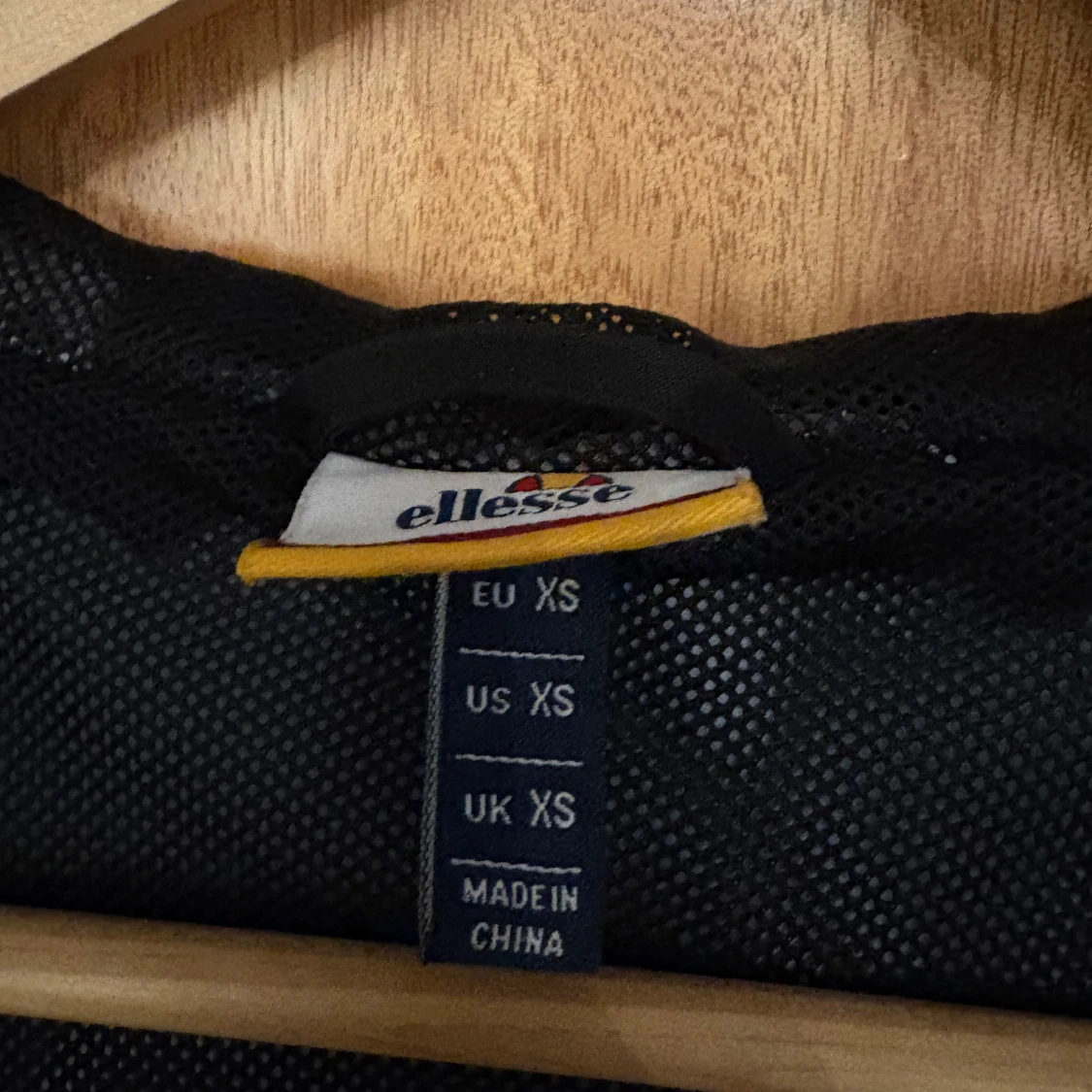 Svart vindjacka från Ellesse  - 3