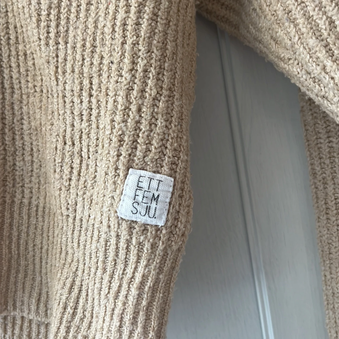 Beige stickad kofta från 157 - 1