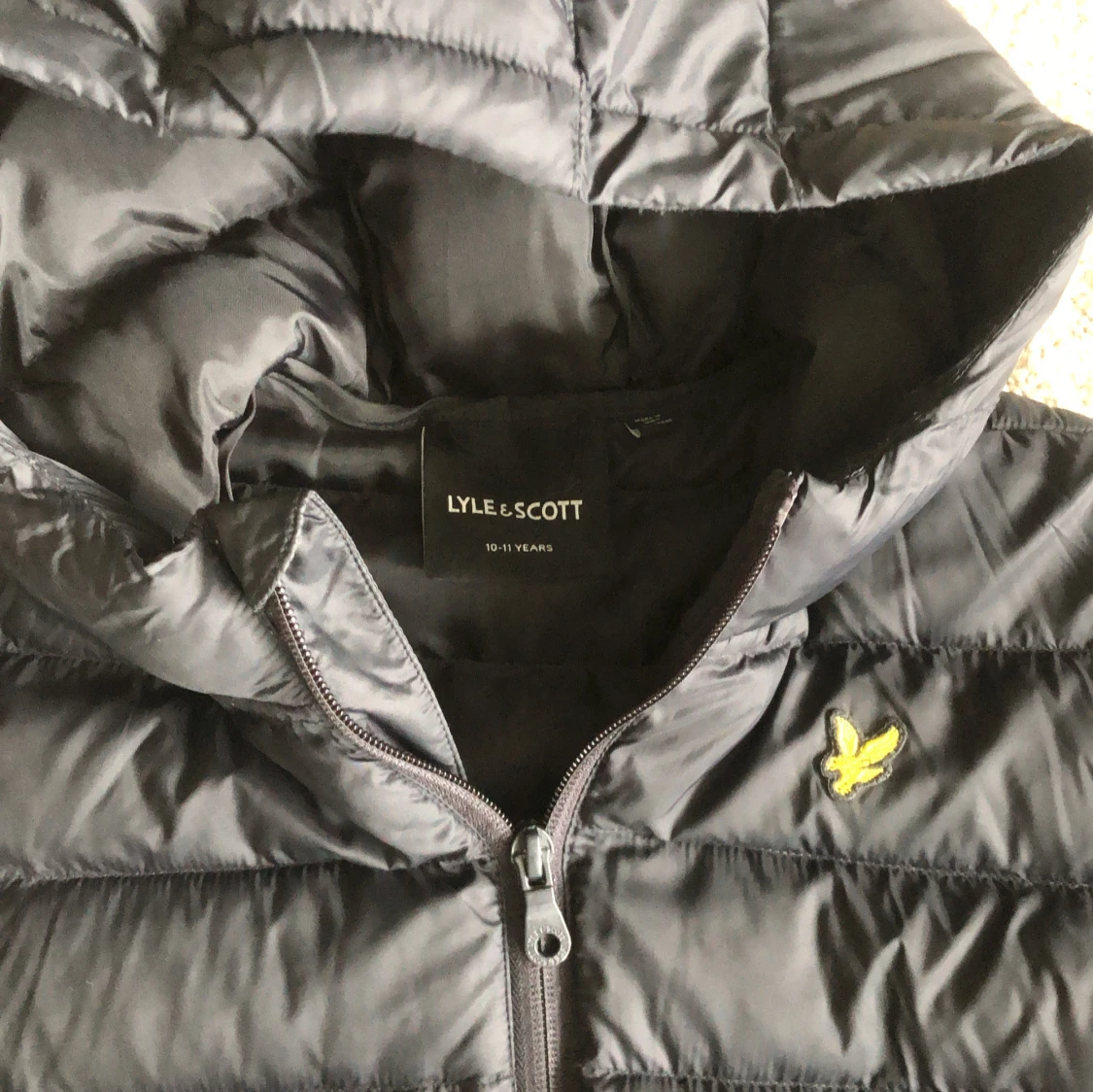 Svart pufferjacka från Lyle & Scott - 2