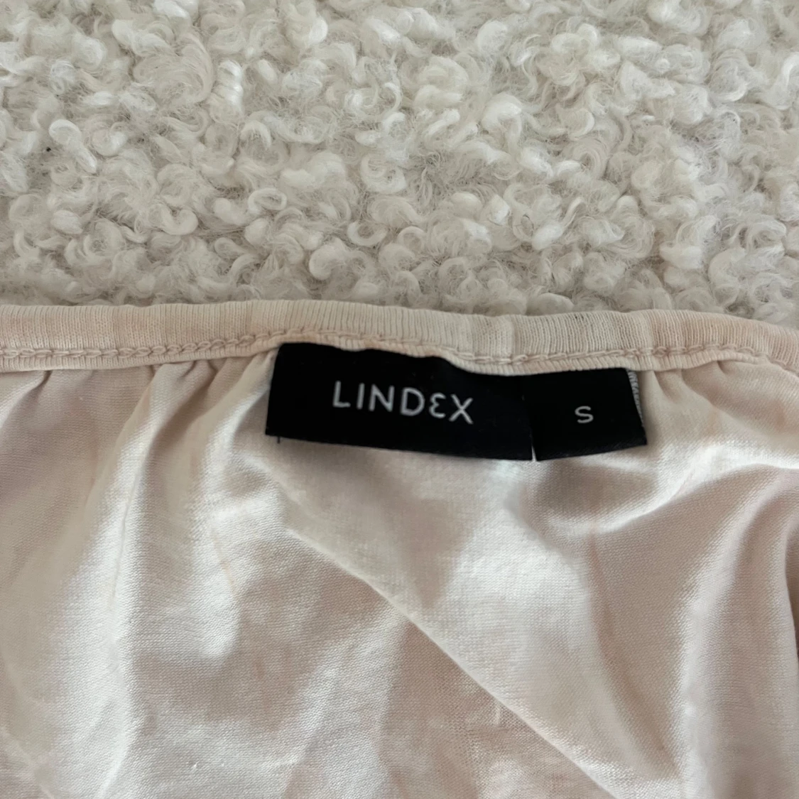 Ljusrosa topp med puffärm - 4