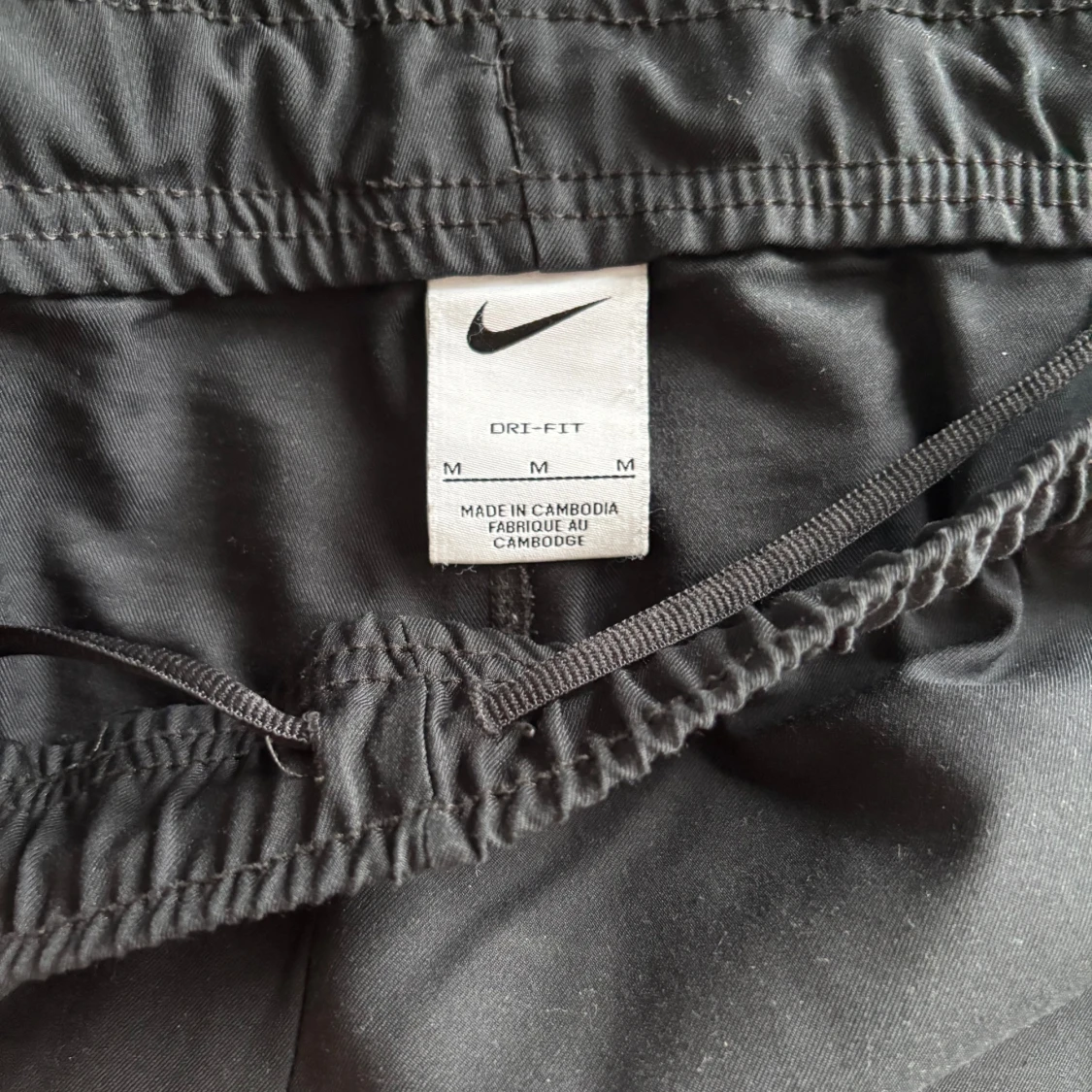 Svarta Nike Dri-Fit träningsbyxor M - 2