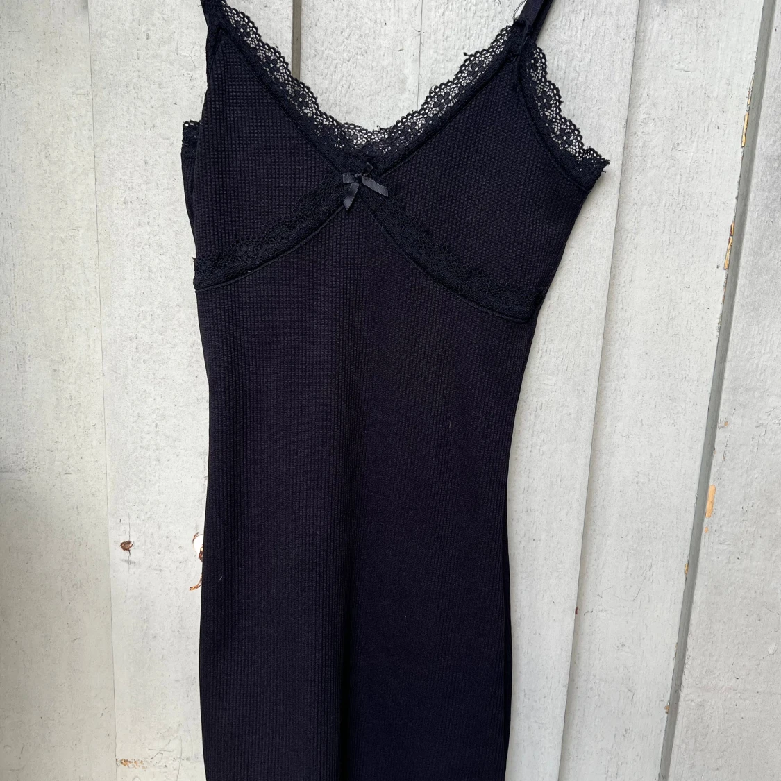 Svart spetsklänning från H&M Divided