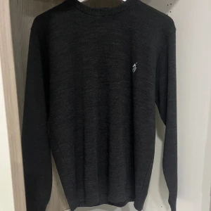 Ralph lauren tröja  - Snygg raffe tröja i merinoull blandad material! Skick 9/10! Vid minsta fundering kontakta oss ✔️