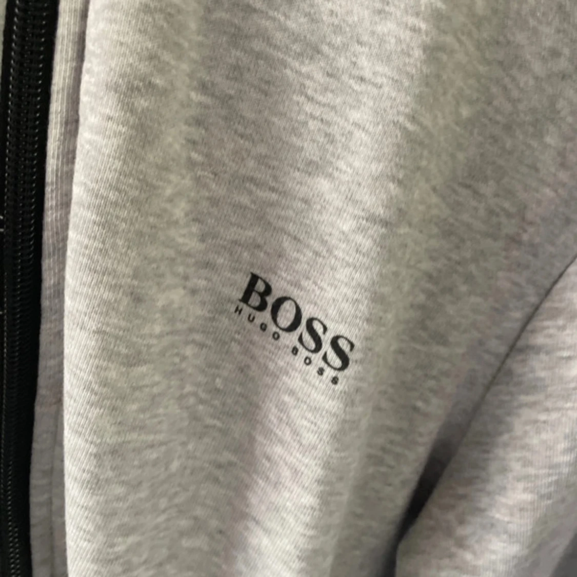 Grå hoodie från Hugo Boss - 1