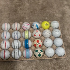 Golfbollar  - 25kr för klöver fotbollen 