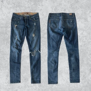 Paige Raw Jeans - Tjena! Säljer dessa unika Raw Jeans från märket Paige✔️Storlek W30 L32 enligt mått men står 27 på lappen✔️Har du någon fråga eller fundering så är det bara att skriva✔️