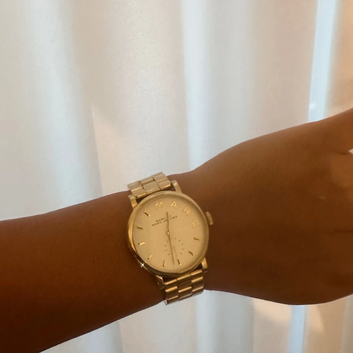 Guldig klocka från Marc Jacobs - 2