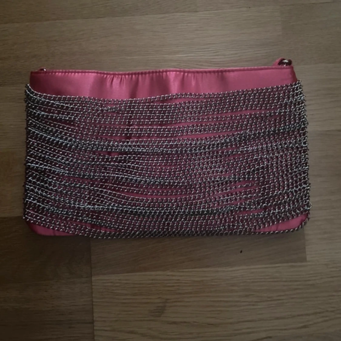 Rosa axelväska med kedjedetaljer Gina Tricot - 2