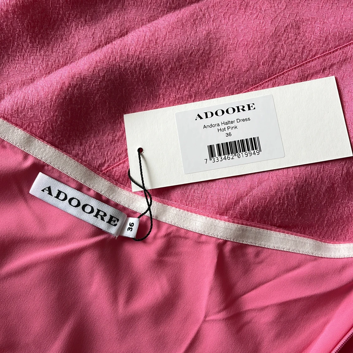 Oanvänd rosa långklänning från Adoore - 3