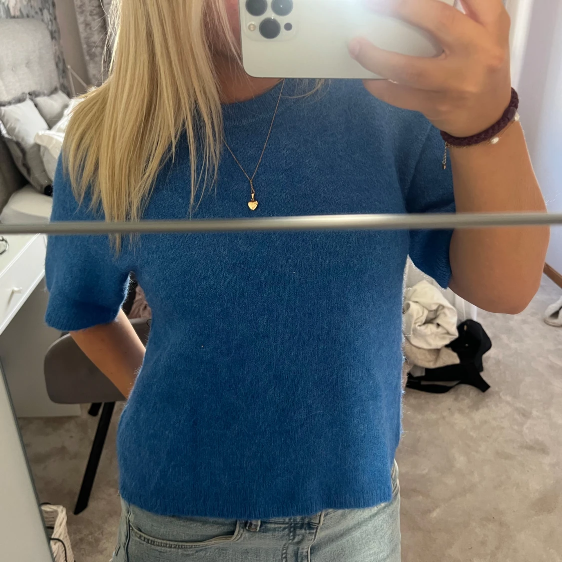 Blå stickad tröja med kort ärm - 1