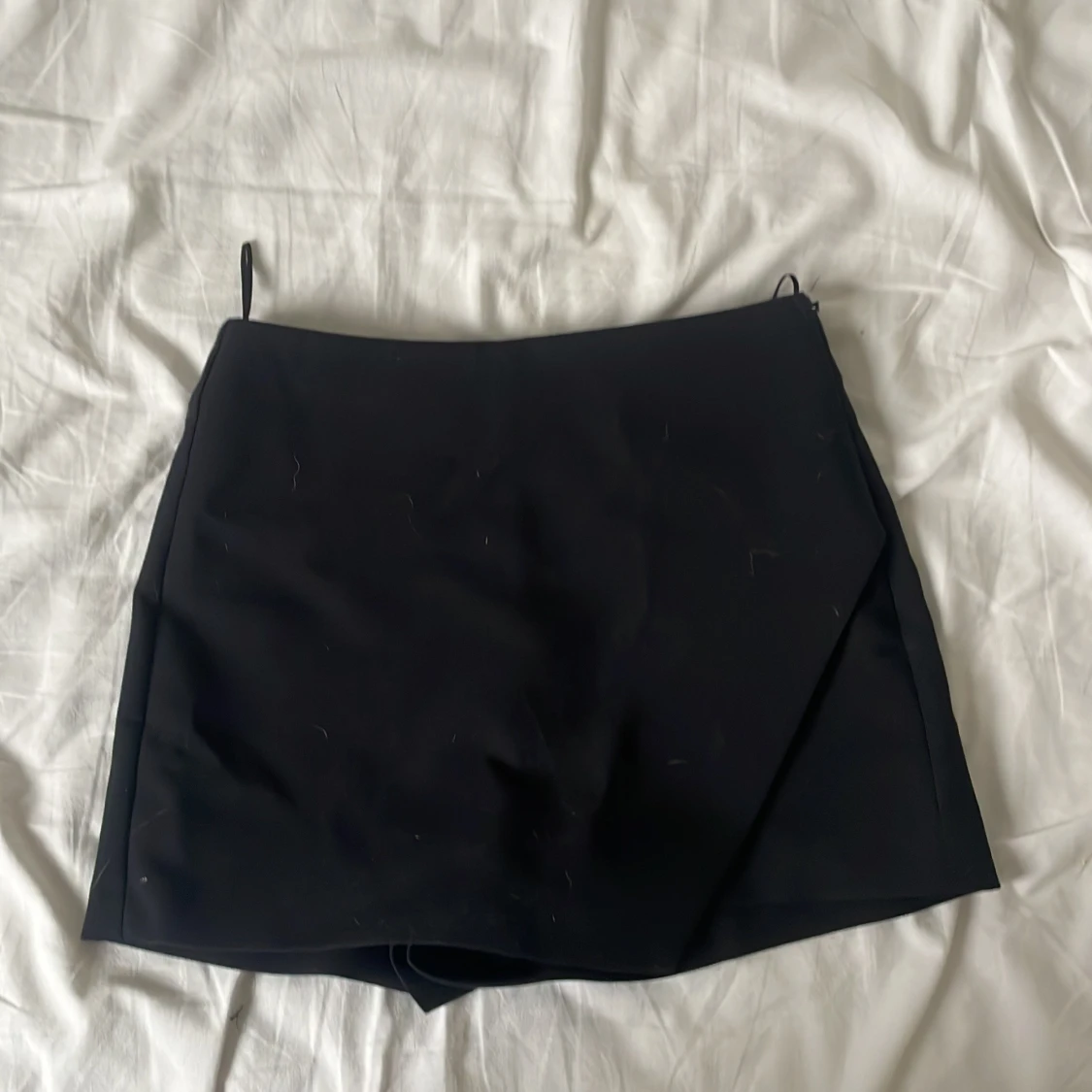Svart shortskjol från Zara XS - 2