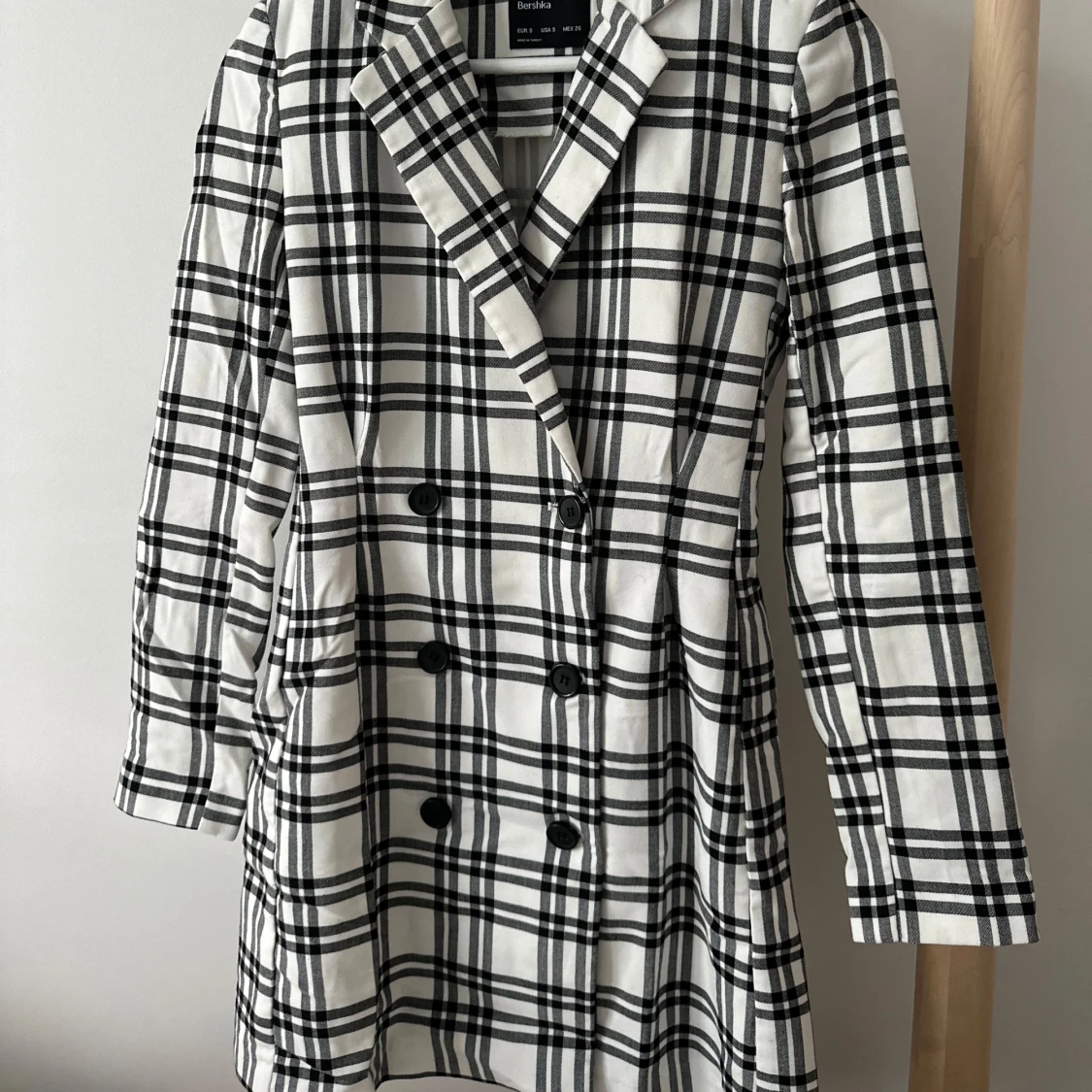 Blazerklänning med dubbelknäppning 