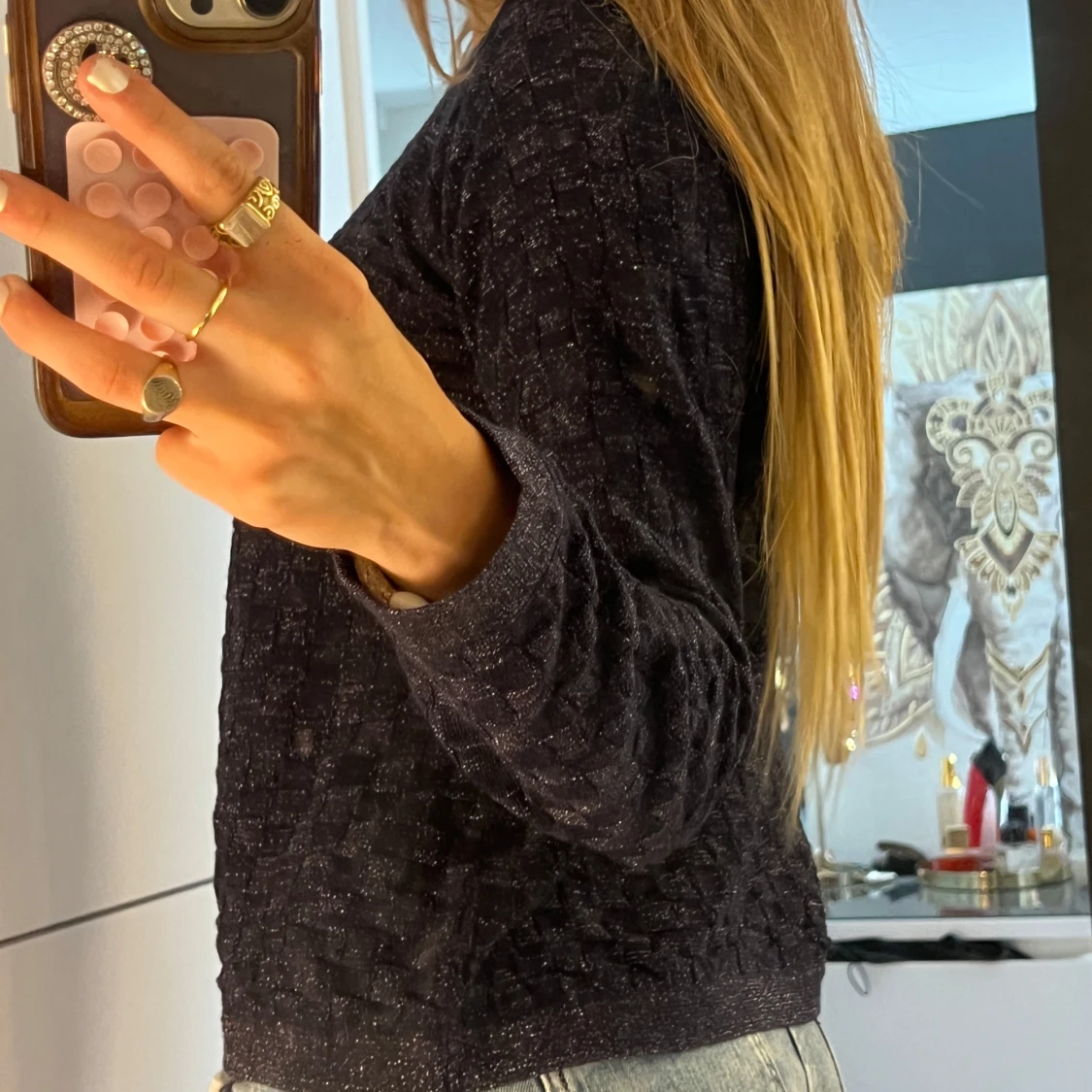 Mörkblå kofta med gulddetaljer - 1