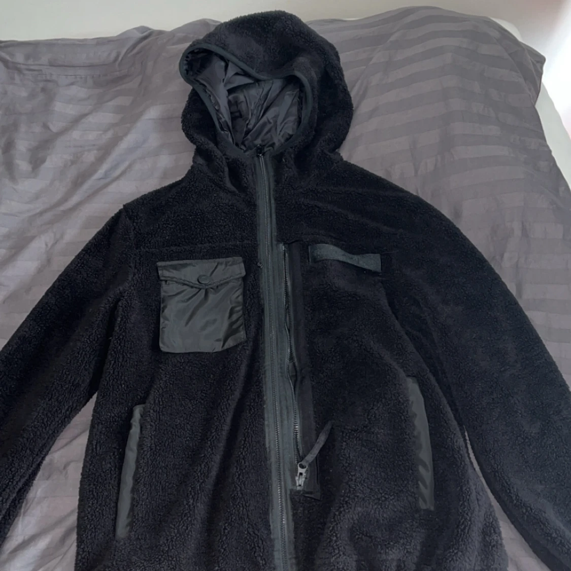 Svart teddyjacka med huva från Replay