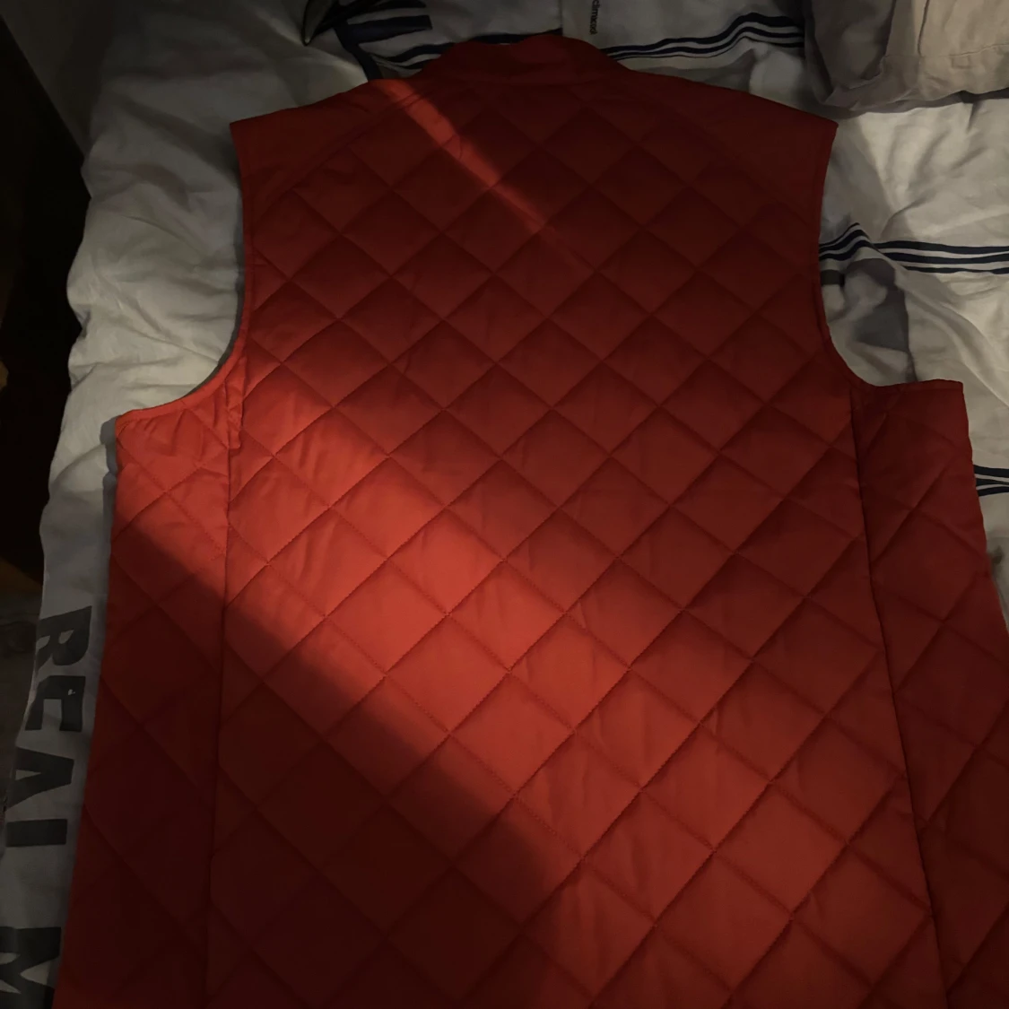 Quiltad orange väst från Morris - 4