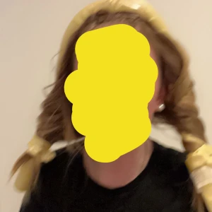 heatless curls 💛 - en vanlig heatless curler, går bra att sova med och hyfsat mjuk och ger fina och glansiga lockar 💛
