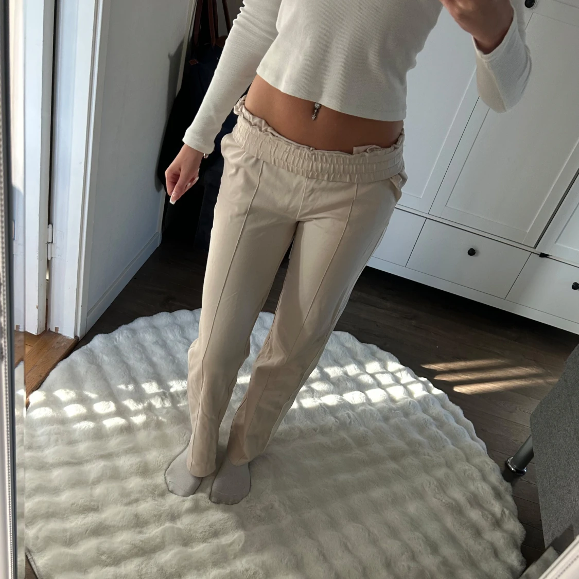 Beiga byxor med resårmidja - 1