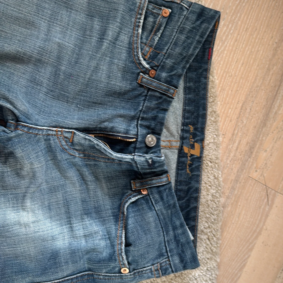 Blå bootcut jeans från 7 For All Mankind - 1