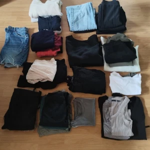 Kläd paket strl xs - Stort klädpaket med blandade kläder i strl xs 🌸 vissa plagg är oanvända