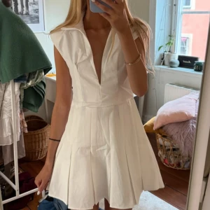 Studentklänning/sommarklänning - Jättefin klänning för sommaren eller student! Testad en gång.