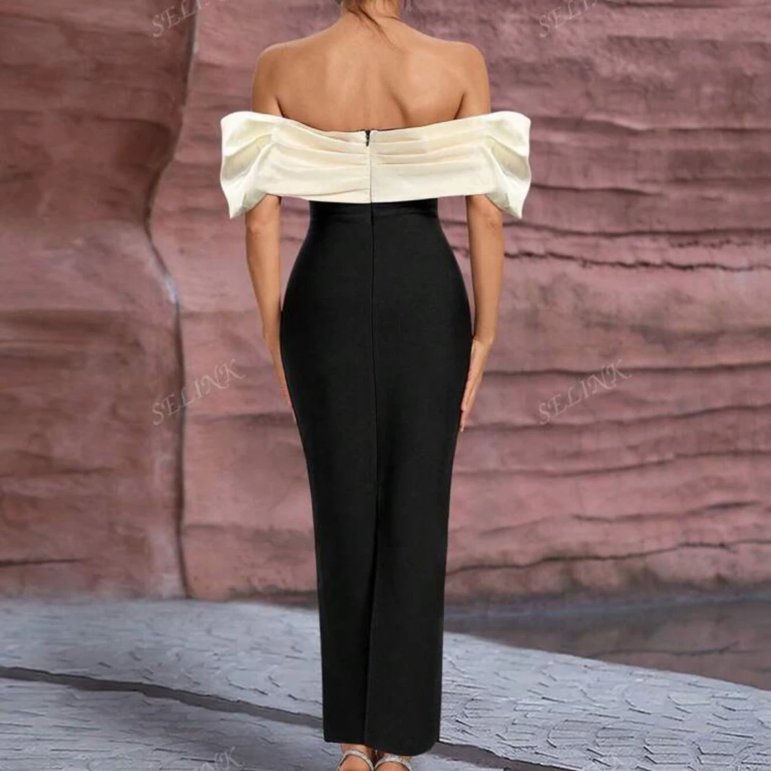 Svart långklänning med offshoulder - 1