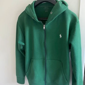 Ralph lauren hoodie - 🟢🟢Säljer polo Ralph lauren hoodie i färgen grön🟢🟢 skick 9/10.